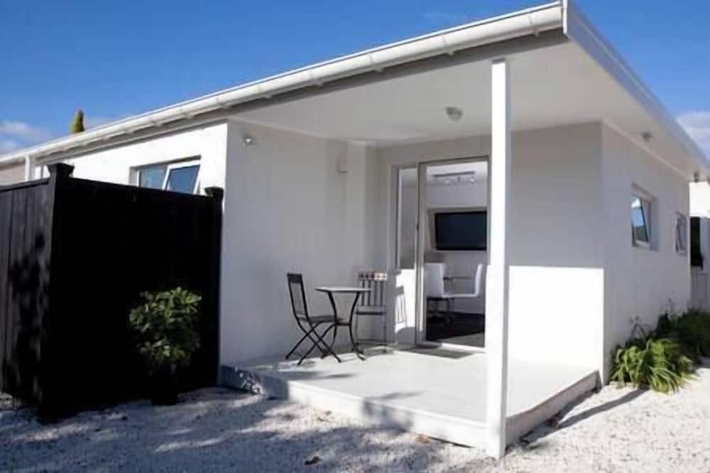 Coromandel Apartment | Lavender Apartment 2 One bedroom Apartment