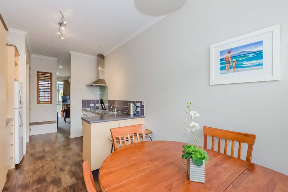 Raumati Beach Apartment | Raumati Sands Resort