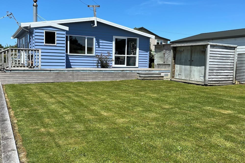 Riverton House | Riverton Retreat - get away from it all in a classic kiwi crib
