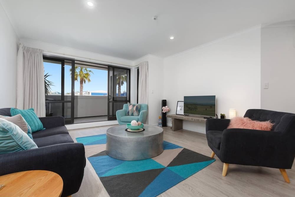 Mount Maunganui Apartment | Apartment Living Stylish and Spacious Downtown