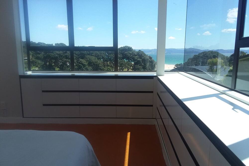 Kuaotunu House | Views over Kuaotunu beach, close to Matarangi, Otama and Opito beaches