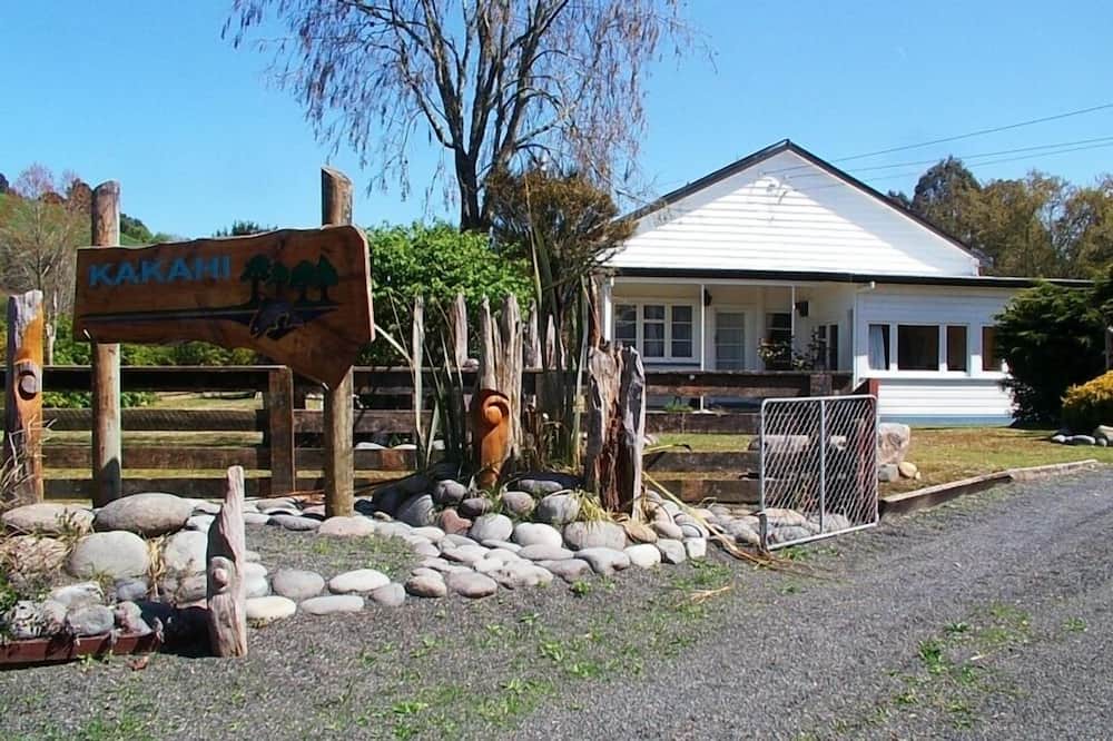 Kakahi House | Kakahi Adventure Lodge