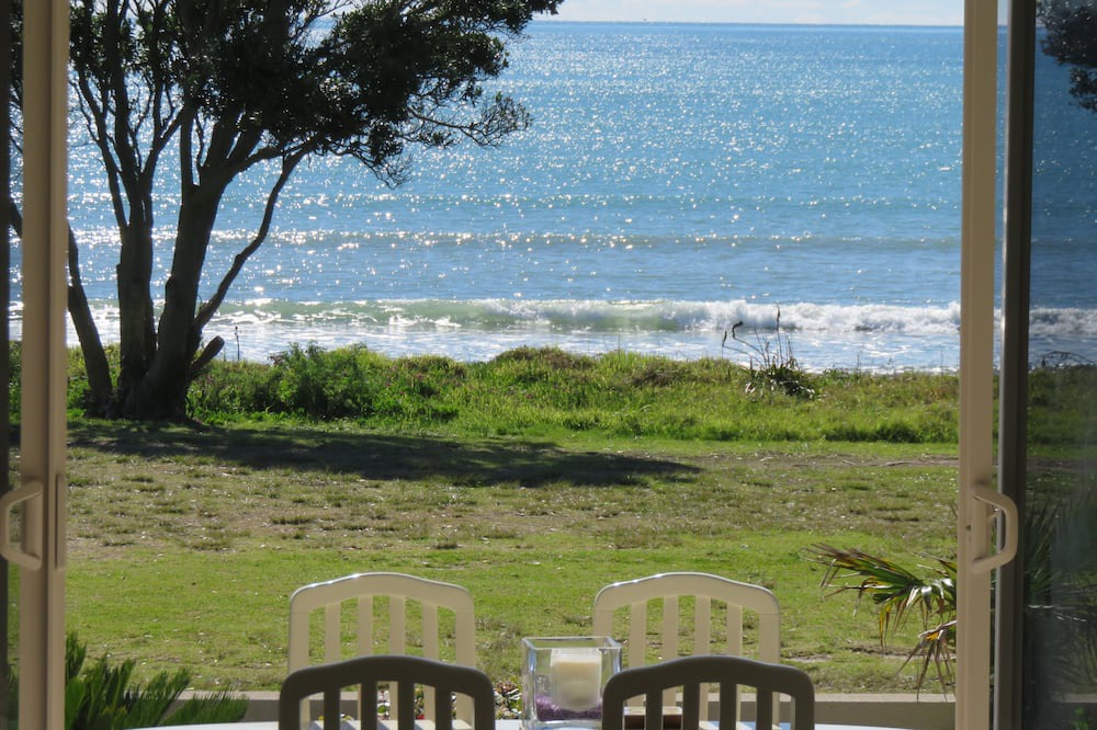 Ohope House | Stunning seaside retreat on Ohope Beach. Finalist Bach of the Year 2018