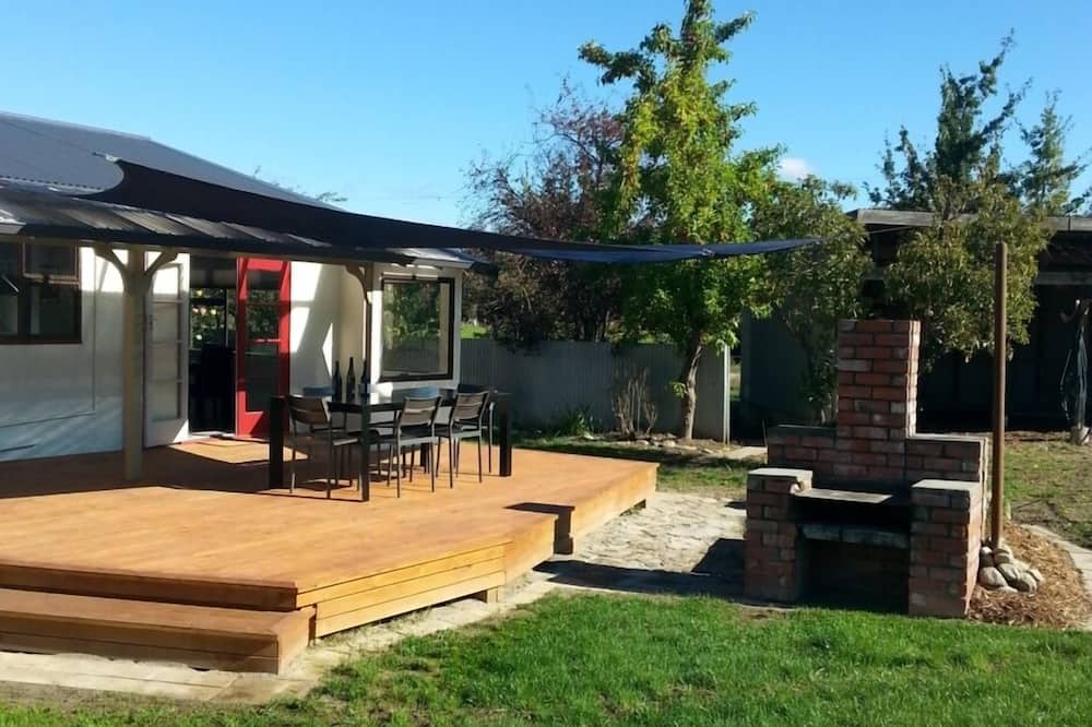 Alexandra Cottage | Exclusive Vineyard Cottage Escape