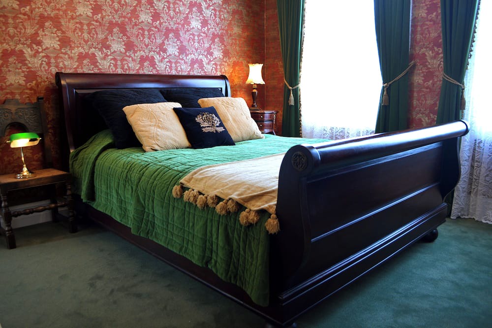 Kumara Hotel | Historic Seddon Suite at Theatre Royal Hotel
