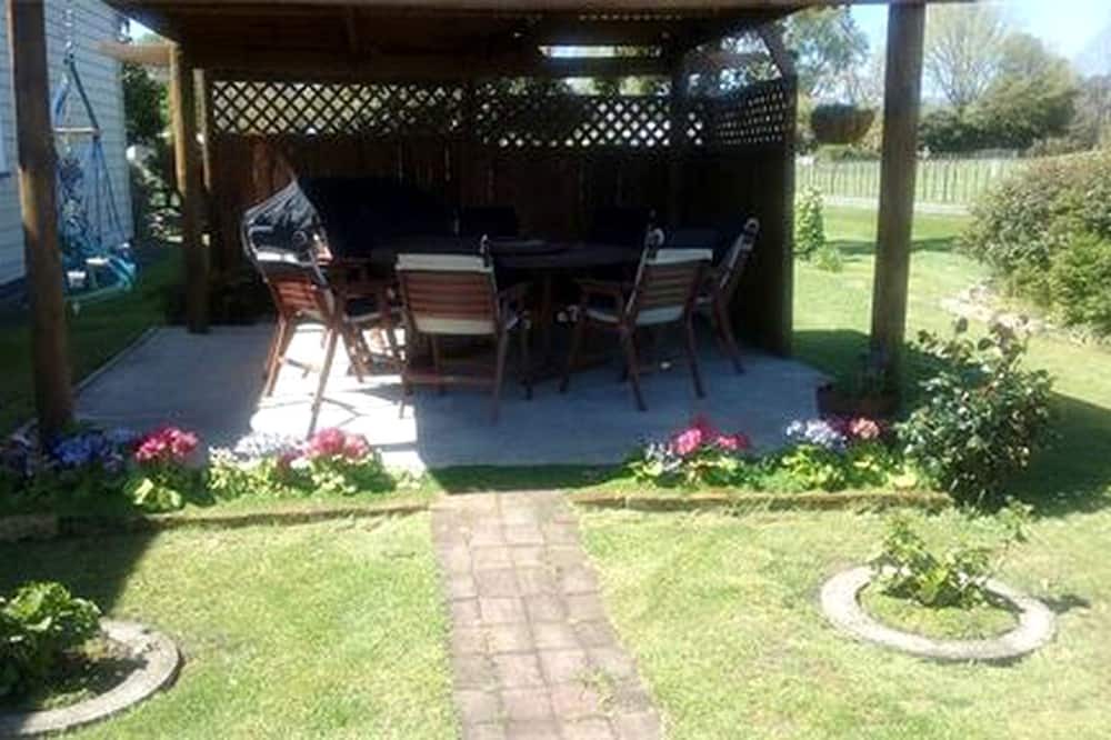 Kopu House | Private Vacation Rental for a Farm Getaway in Kopu, North Island