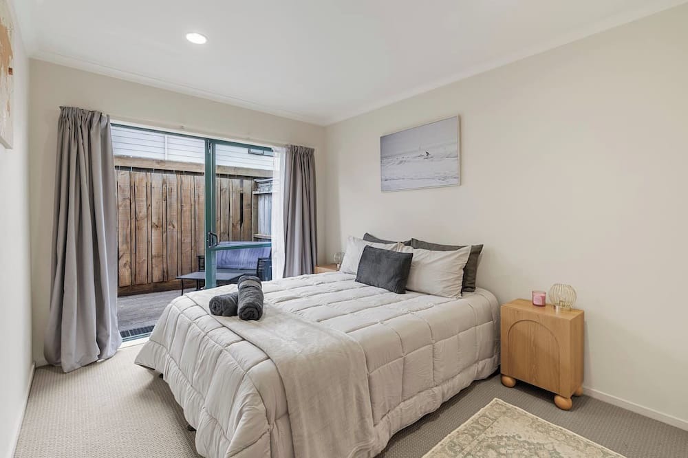 Mount Maunganui Apartment | Field & Surf Apartment