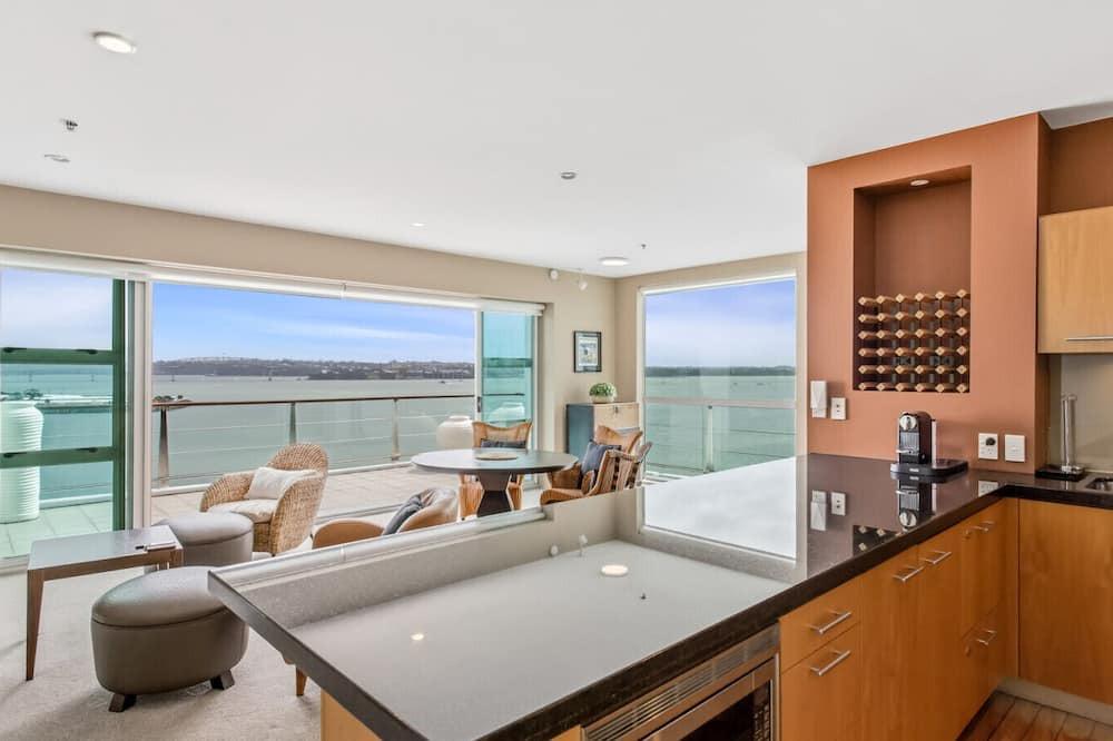 Auckland Central Business District Apartment | Unrivalled 3 Bed Residence Epic Harbour Views