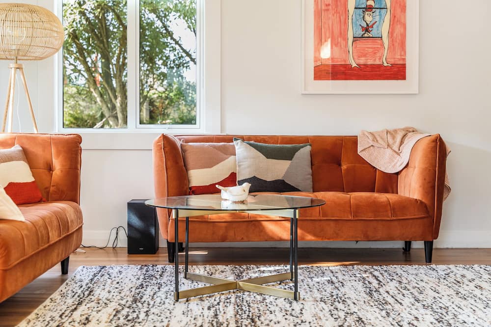 Hamilton Lake House | Cosy Family Home Central to Lake, Hospital and CBD