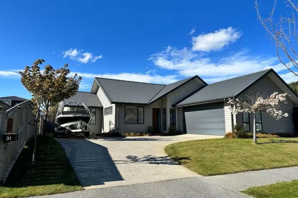 Lower Shotover House | Home Sweet Home with Hot Tub and large outdoor entertaining space