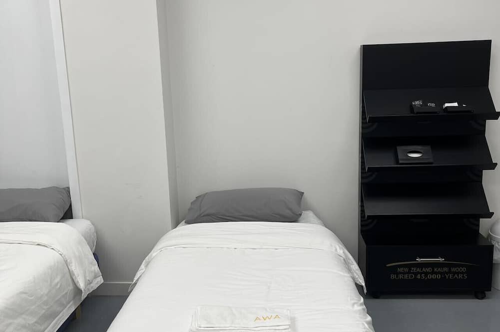 Auckland Apartment | 5 Double Bed and 3 single bed, 2 double sofa beds Studio, Suite 7