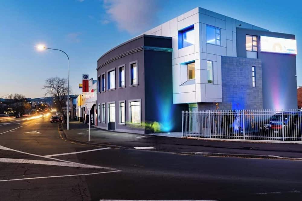 Dunedin City Centre Apartment | Entire 4 Room (2 x Studio, 2 x 1 bedroom) Boutique Hotel - Central Dunedin