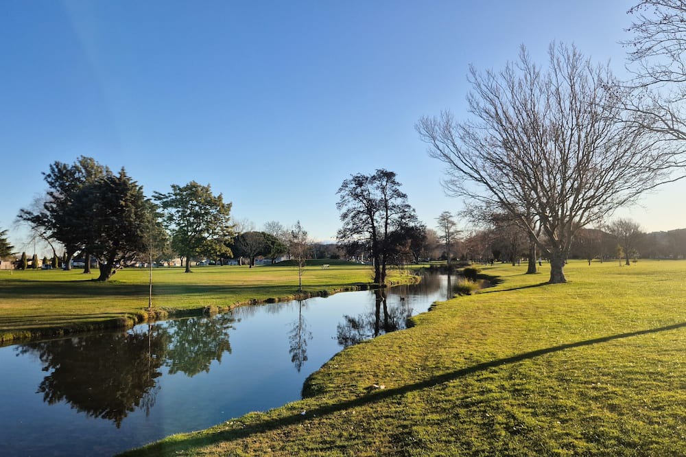 Napier House | Parkview Retreat - 3bedroom, 3 bathrooms