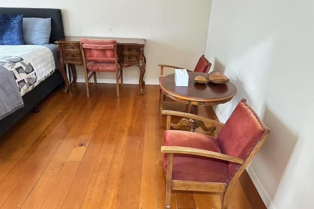 Parnell House | One Bedroom Villa Spacious Room,Amazing Location All Perks