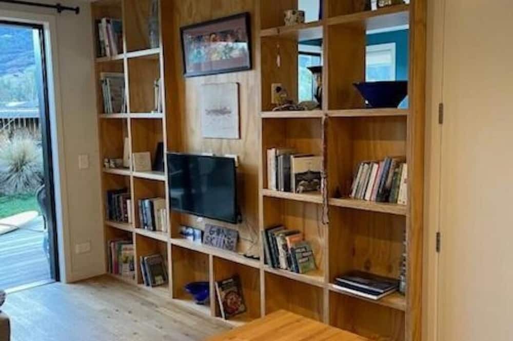 Lake Hawea Apartment | Lake Hawea Little Maude Snug