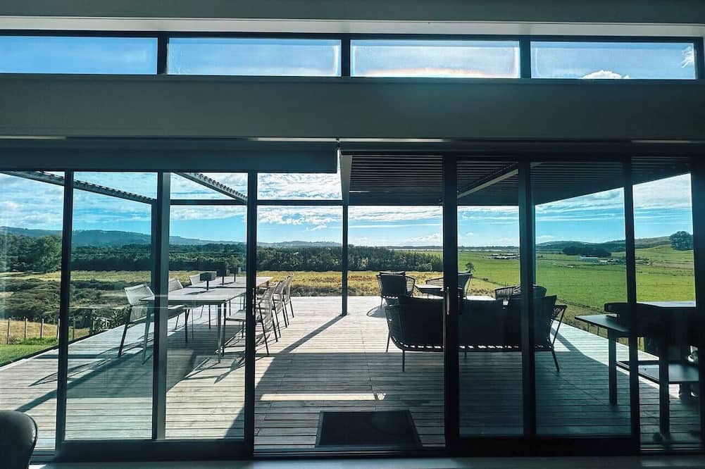 Tawharanui House | Omakana House, Omakana House - Sunrise Views, Spa & Scenic Deck