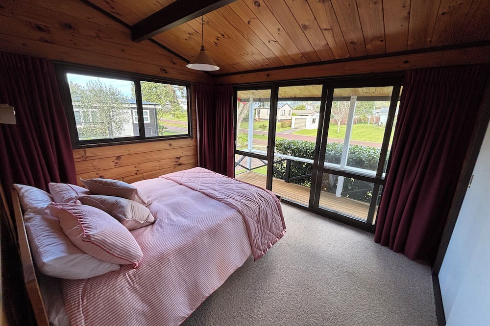 Pauanui House | Hosts on the Coast Sunny Daze