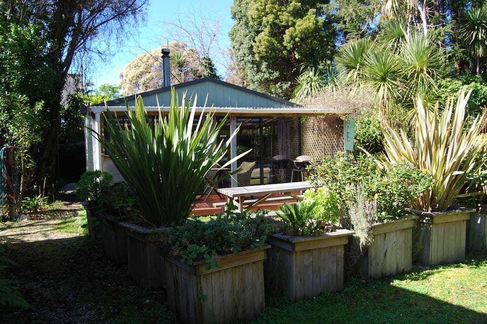 Parapara House | Garden Chalet , Golden Bay Lodge