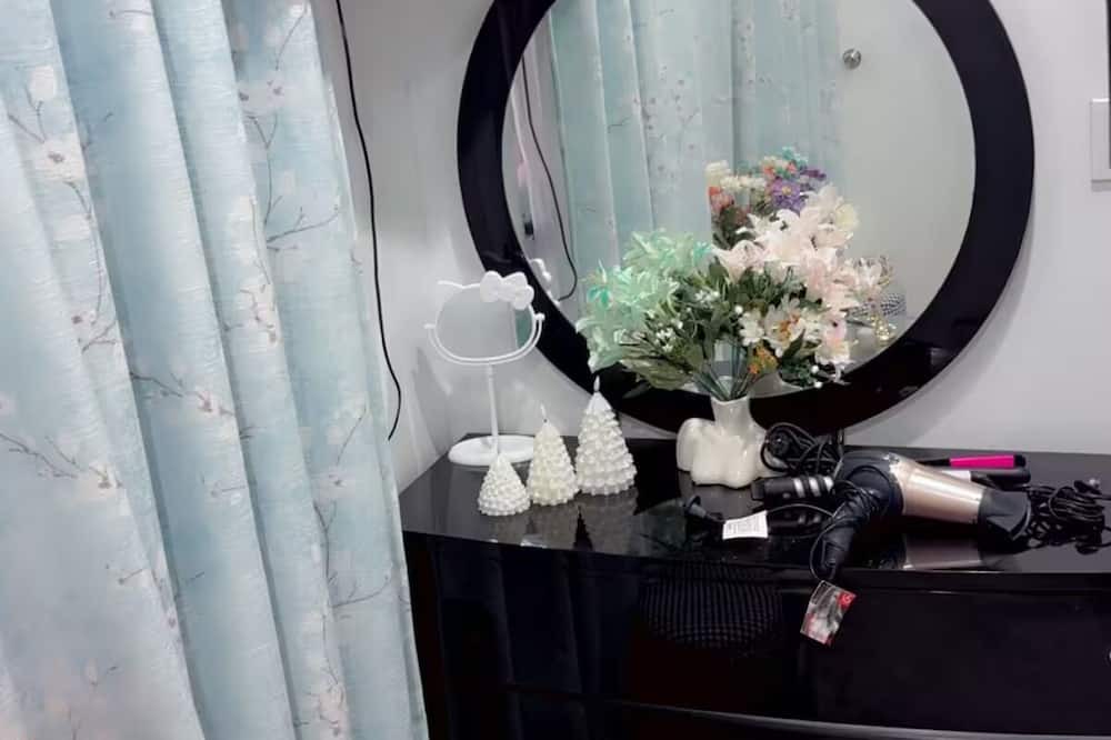 Papatoetoe House | “Private Bedroom & Large Deck + Separate Entrance”