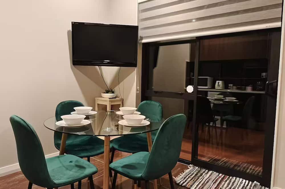 Pinehill Apartment | Private Modern 2 bedroom Unit in Central Albany
