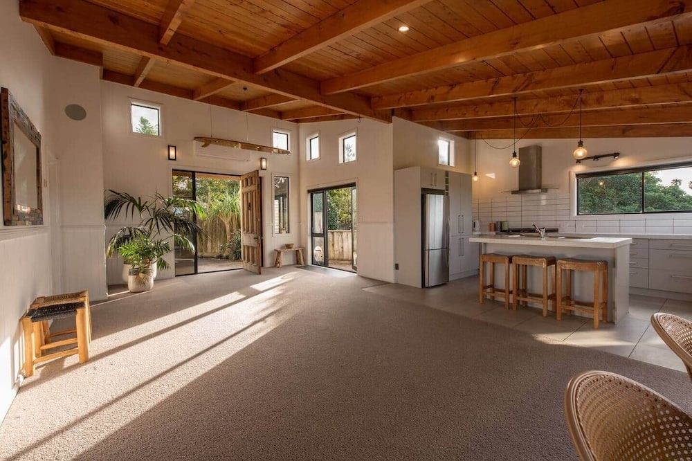 Oakura House | Tahana Villa/River View/3BR
