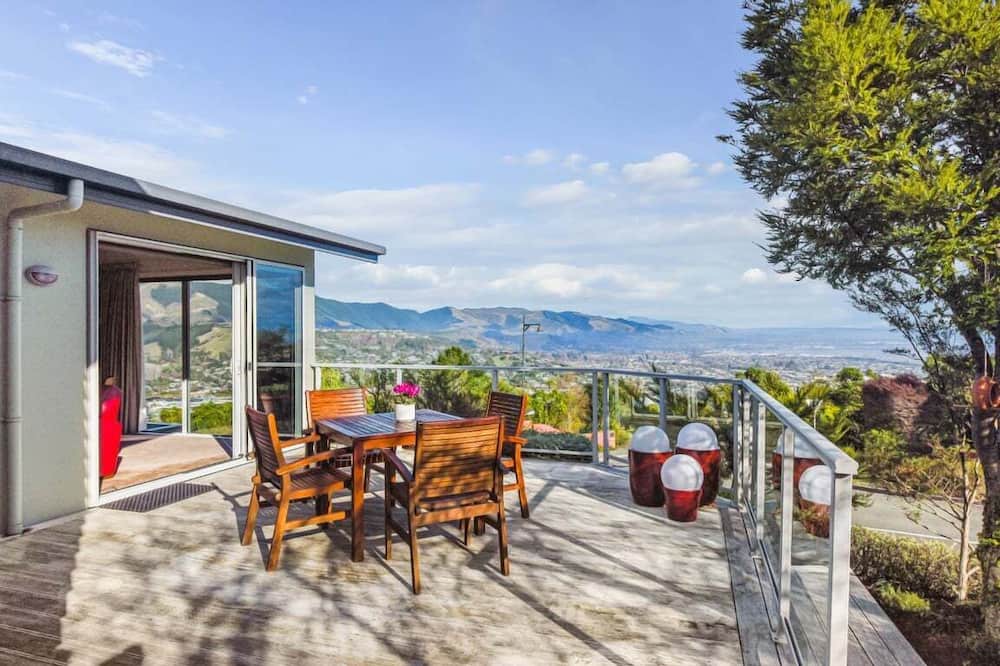 Britannia Heights House | Nelson Panorama Haven