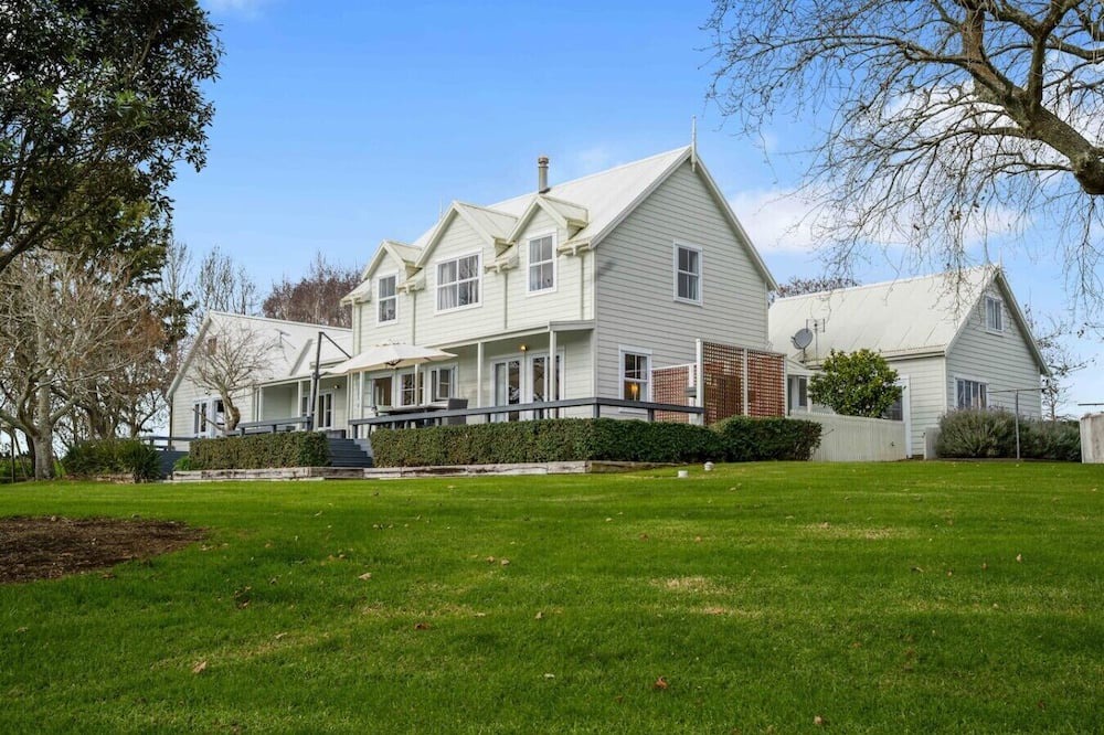 Karaka House | Bergenhus Oasis | Trampoline, Playhouse & BBQ