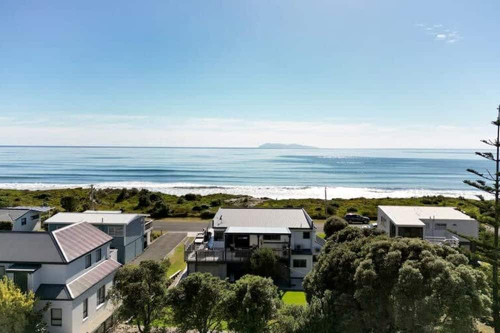 Waihi Beach House | Stunning Beachfront Holiday Home with Dual Sun Decks Near Waihi Beach Village | Waihi Beach, Bay of Plenty