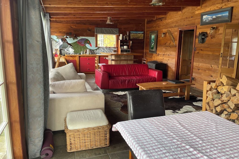 Kakahi Cottage | Kereru Lodge Kakahi, private and peaceful getaway