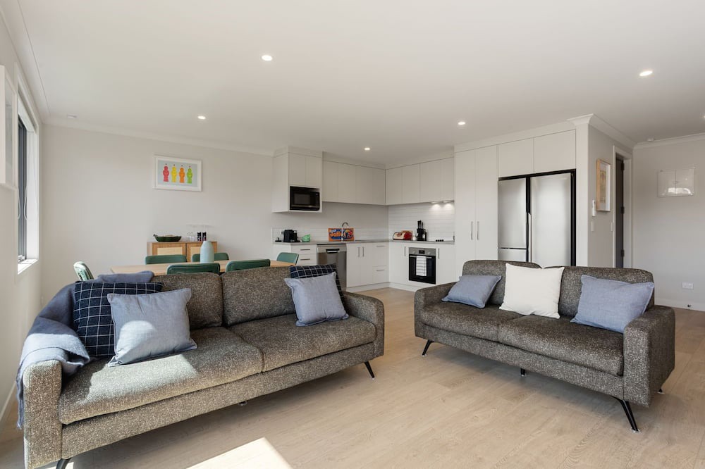 Te Awamutu House | Charleton's 1 on Teasdale. A beautifully appointed NEW three-bedroom townhouse.