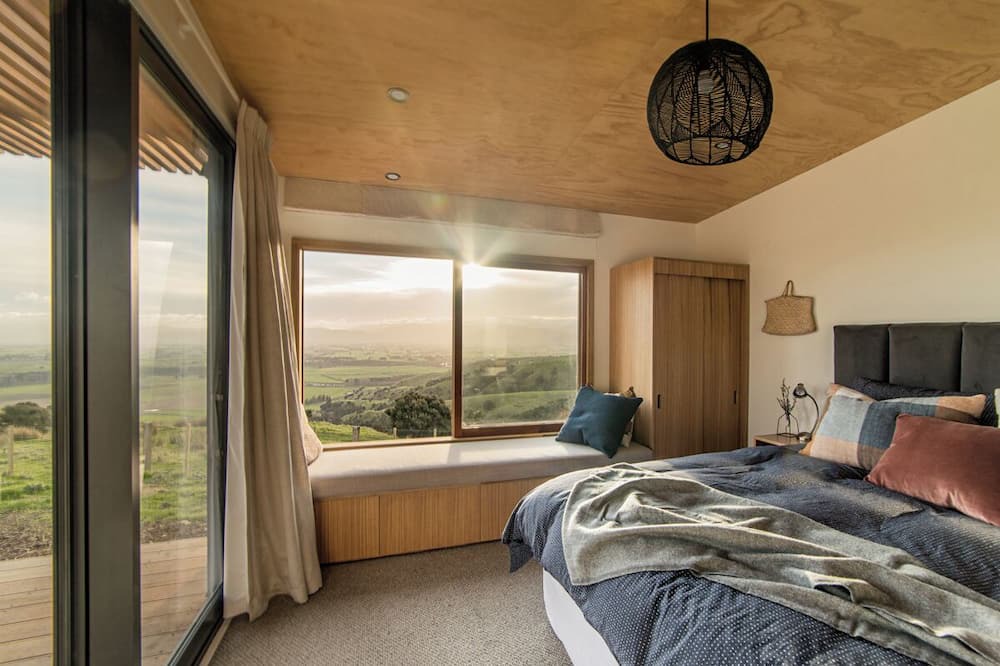 Martinborough Cabin | Whitimanuka Retreat - Your ultimate private getaway with incredible views.
