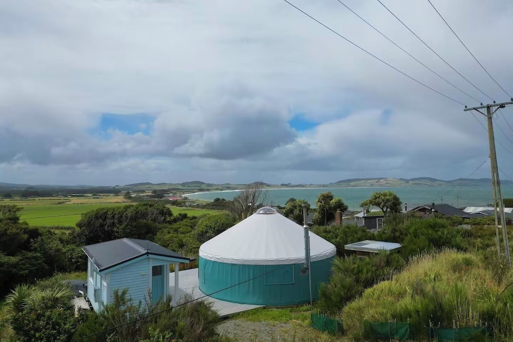 Colac Bay Cottage | Yurt at Colac Bay