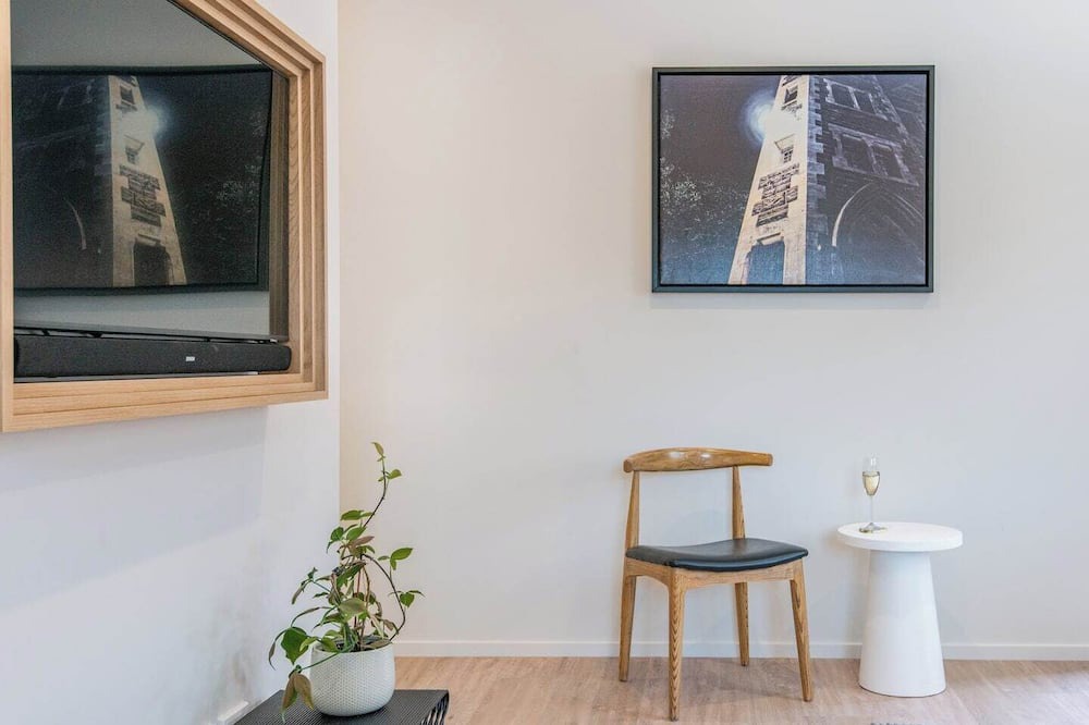 North Dunedin Apartment | George Little: Stylish, Peaceful & Convenient