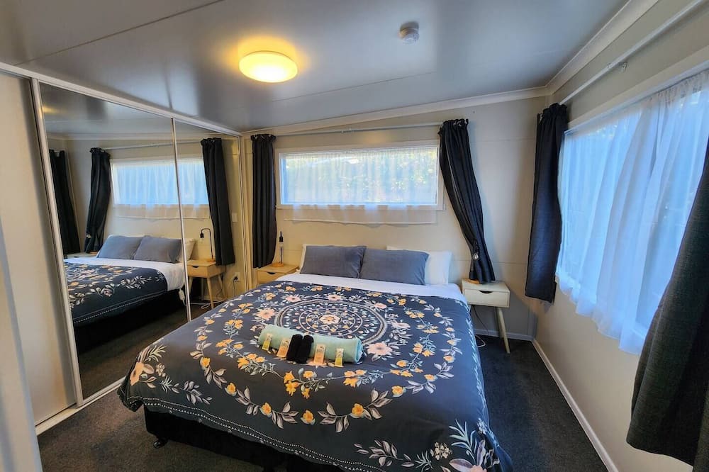 Dunedin City Centre Apartment | A Stone's Thrown From Town (Cosy Home)