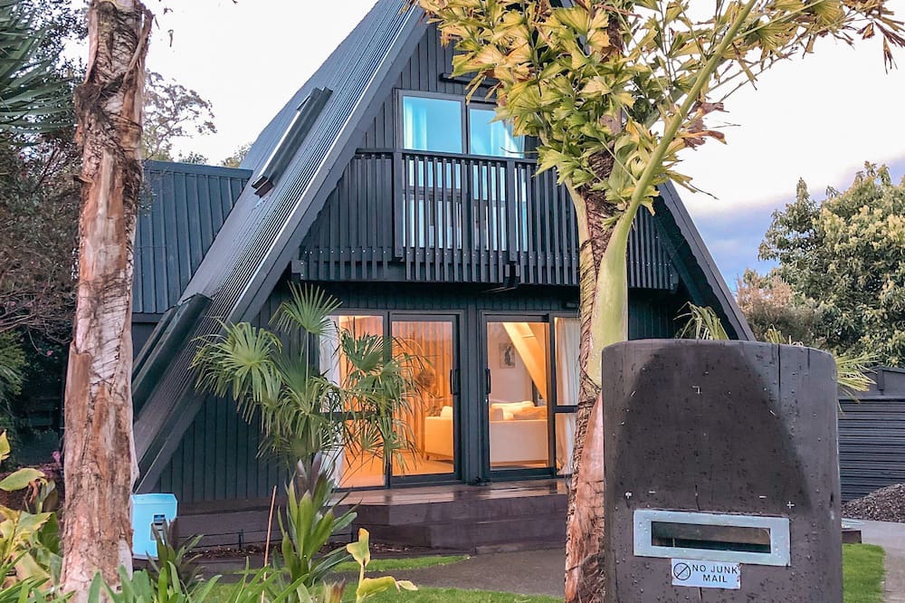 Tauranga South House | Charming Chalet – The Perfect Coastal Retreat