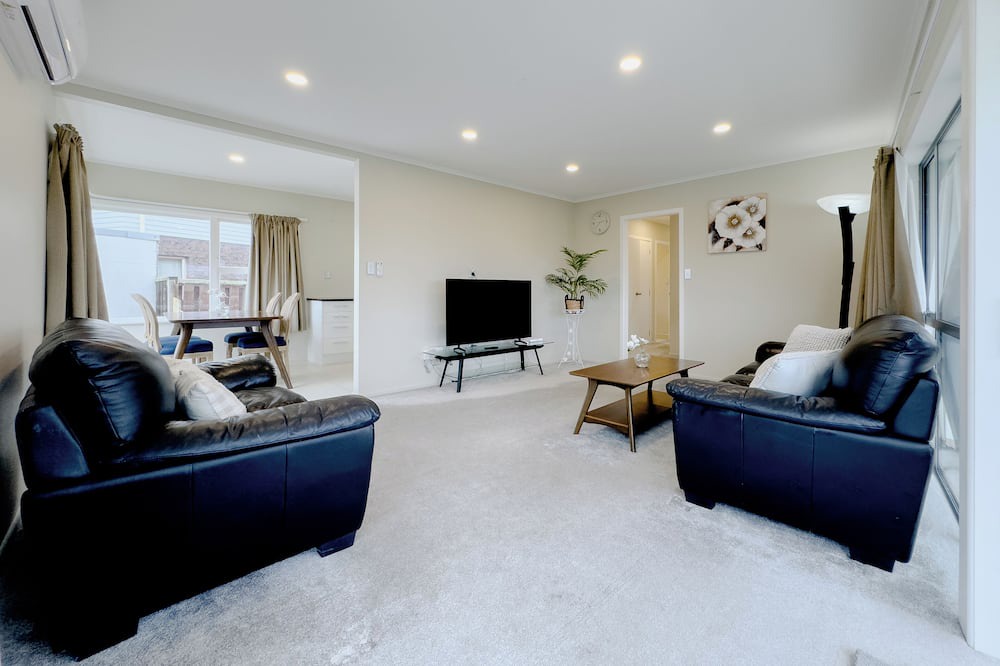 Pakuranga House | Serene 3 Bedroom Home in Pakuranga