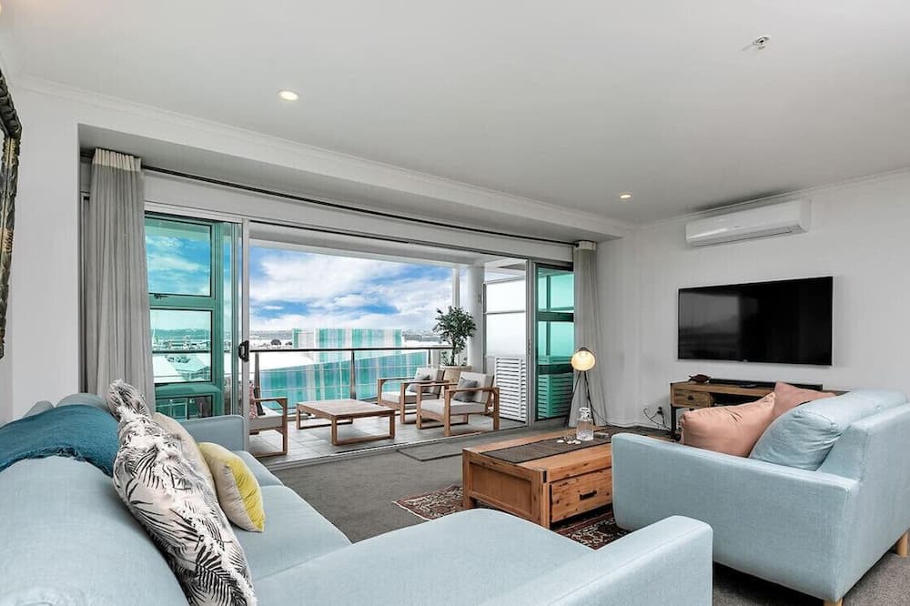 Auckland Central Business District Apartment | QV Stays Spacious Waterfront Suite