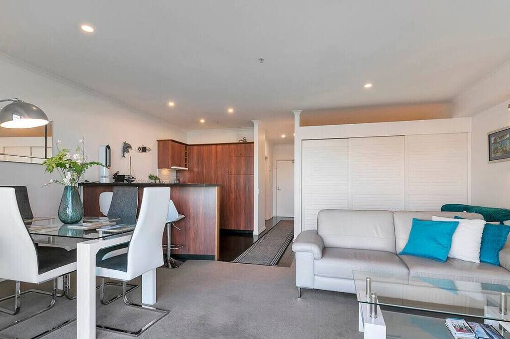 Auckland Central Business District Apartment | Harbour Views Waterfront Apartment in Shed 19