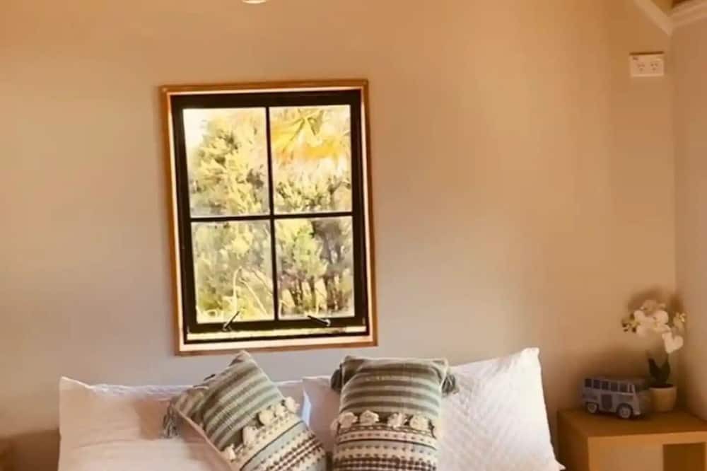 Hihi Cabin | Pine-Nut Grove Cabins. A unique and beautiful place to relax and unwind.