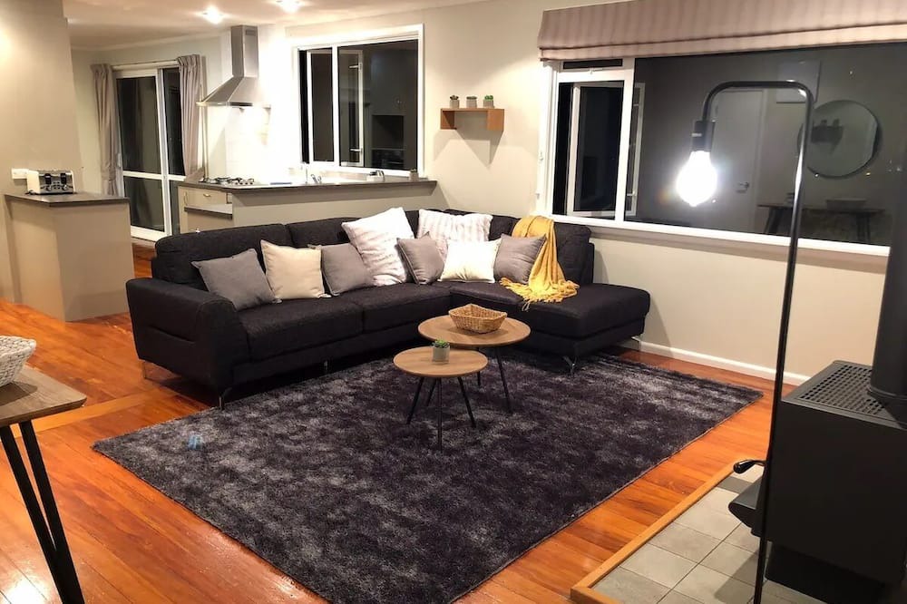 Oamaru House | The Sea View BnB