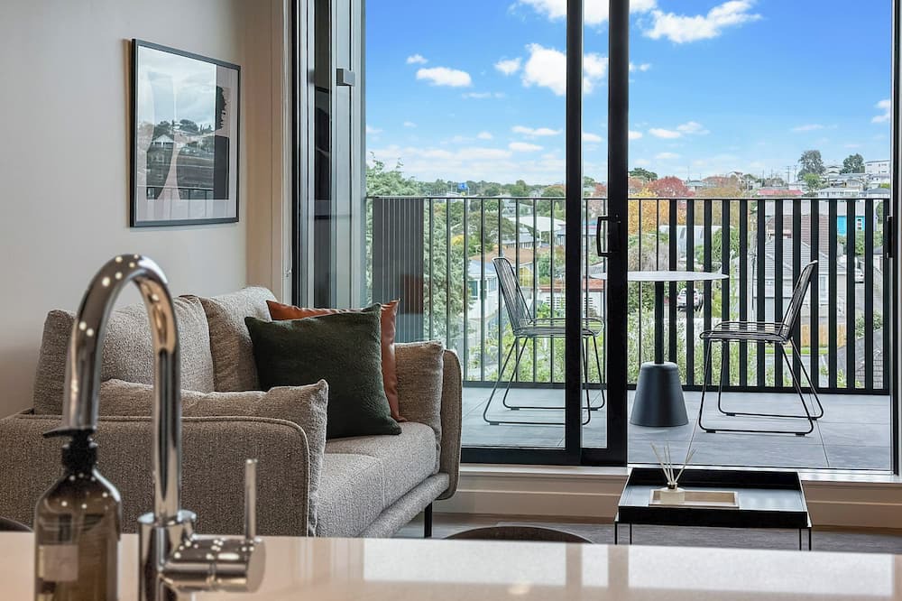 Mount Wellington Apartment | Urban Rest Sylvia Park