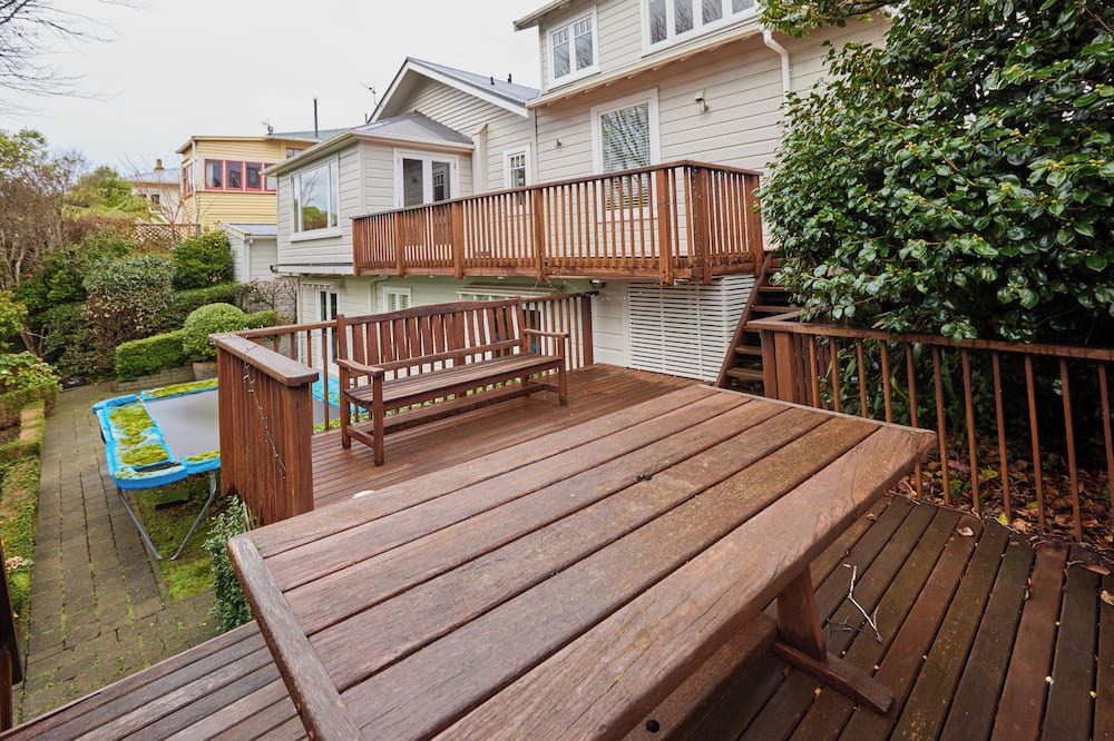 Northland House | Spacious four bedroom home with Private Hot Tub, Heated Pool & Tennis Court.