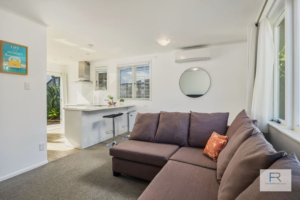 Rothesay Bay Apartment | Cosy home in Rothesay Bay| by Furnished Rentals