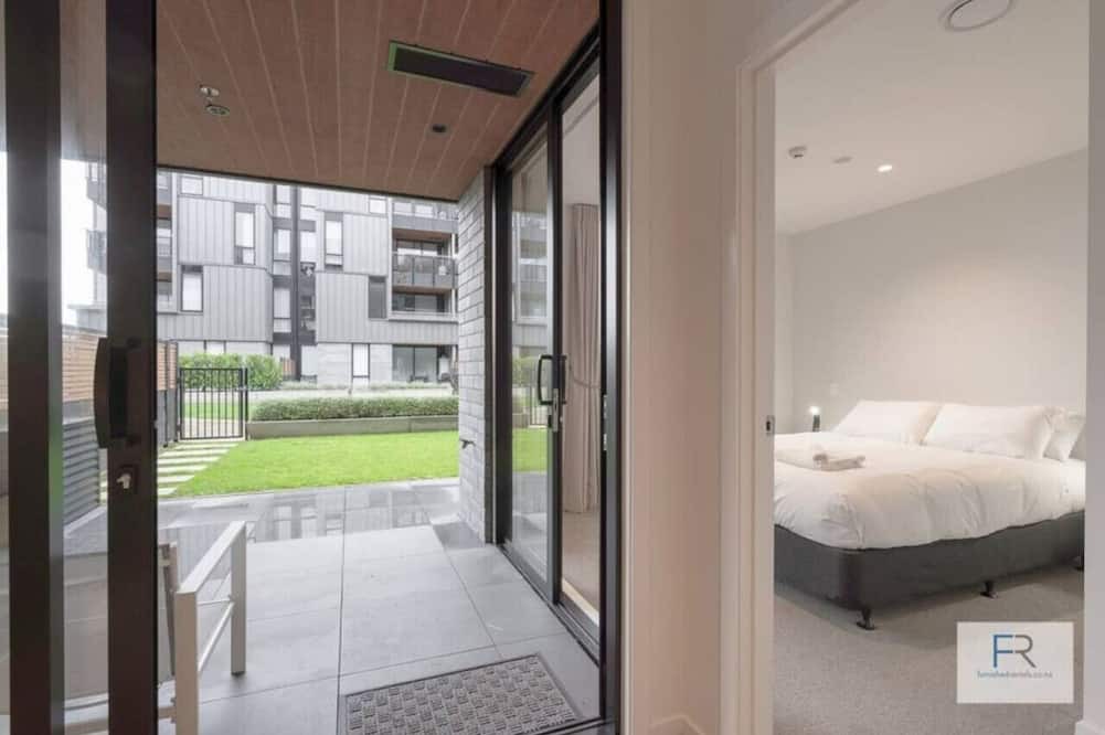 Onehunga Apartment | Beautiful Garden Apartment| by Furnished Rentals