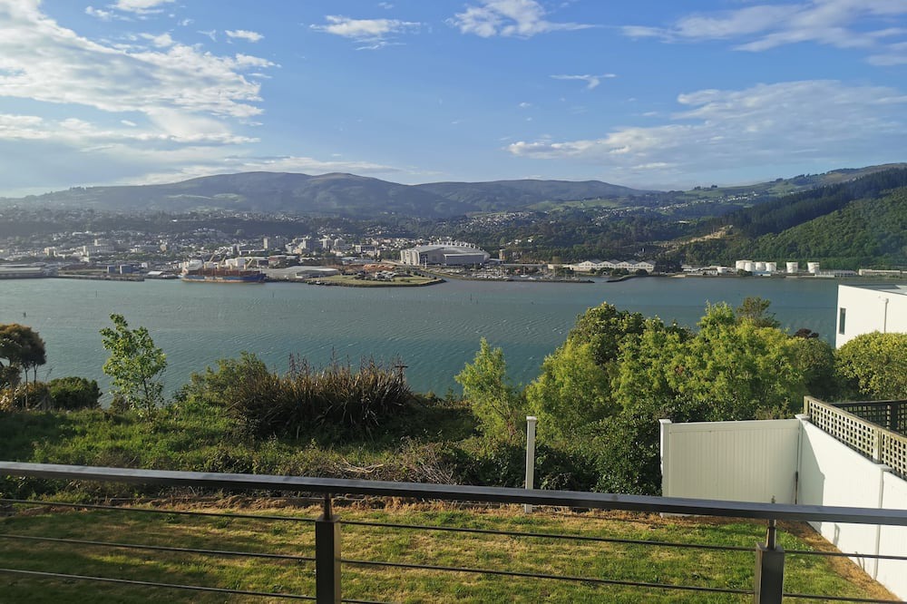 Dunedin House | The spectacular harbour view