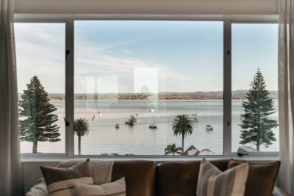 Mount Maunganui Apartment | Rustic Luxe Mount Escape Sea Views Pool & Gym