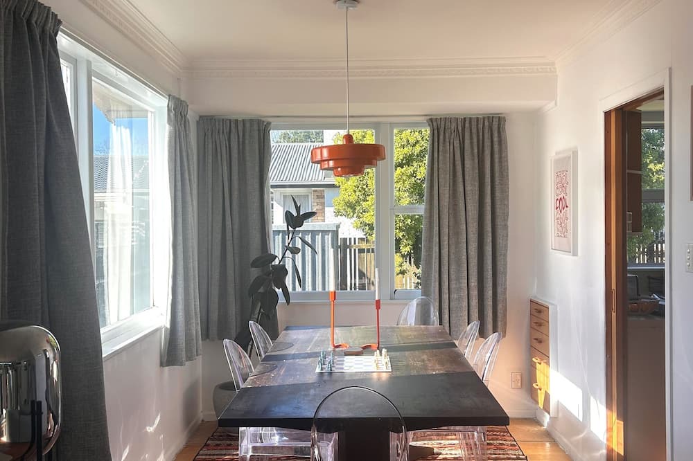 Otumoetai House | Charming 3-Bedroom Bungalow near CBD & the Mount