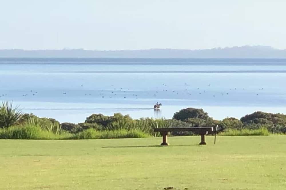 Clarks Beach House | Black Swan Retreat: Lifestyle Charm on a Budget