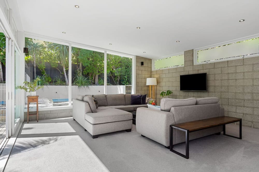 Ponsonby Apartment | Luxury Ponsonby Villa| by Furnished Rentals
