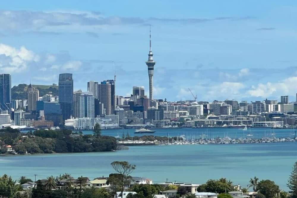 Takapuna Apartment | 1br apt near Takapuna Beach with Ocean View